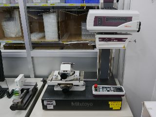 輪郭形状測定機 コントレーサ　CV4100